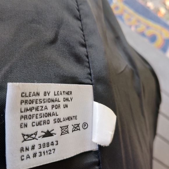 Women's vintage DKNY leather jacket - Picture 9 of 10
